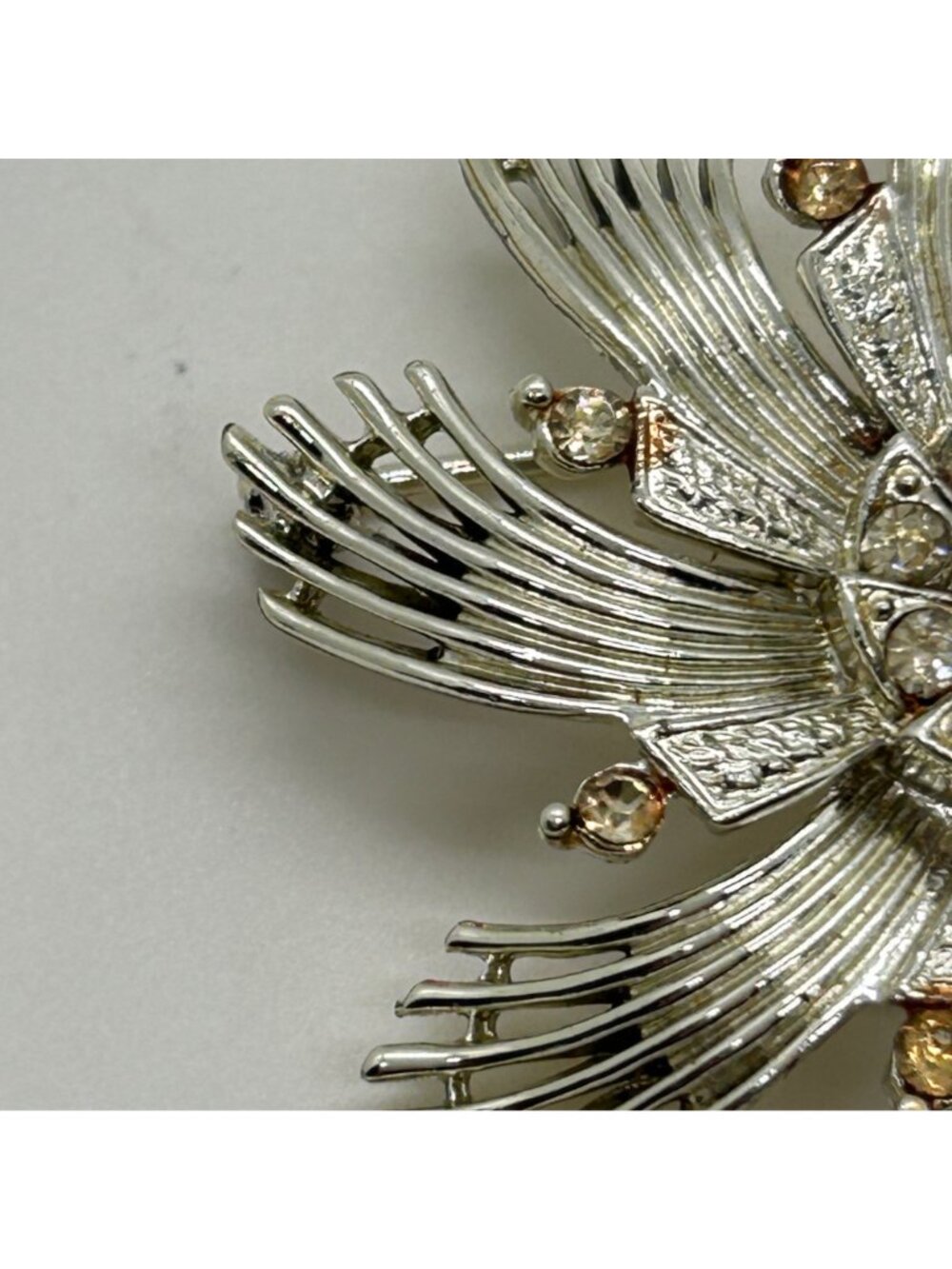 Vintage Ceil Chapman Brooch Gold Tone Pearl Rhinestone Flower Statburst Atomic - Picture 10 of 12